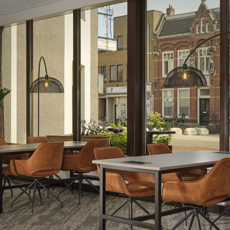 Park Plaza Eindhoven lobby sitting area