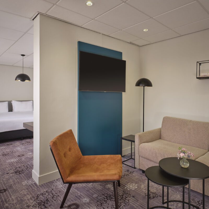 Park Plaza Eindhoven business suite with lounge living area